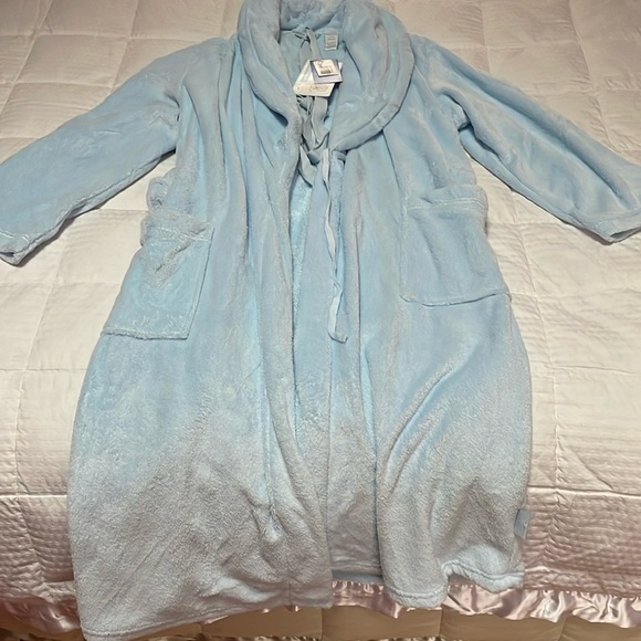 Cozy Robe - Picture 1 of 5